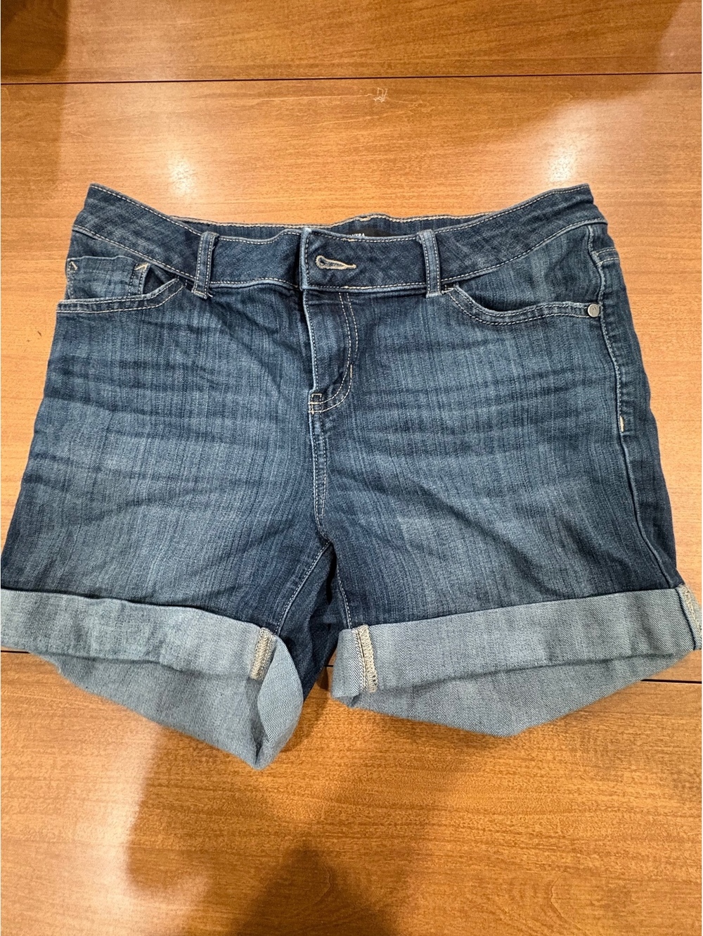 Simply Vera Vera Wang Women's Denim Shorts Size 6-375
